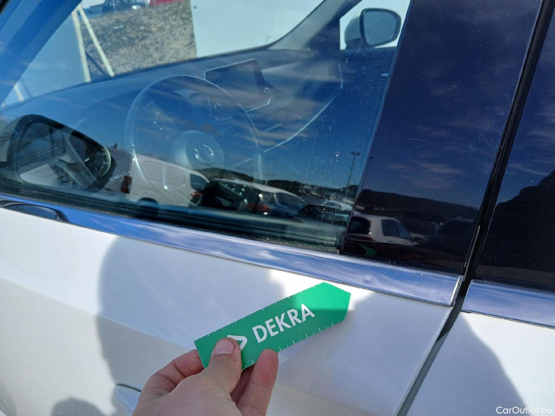  Nissan  Qashqai NISSAN  / 2021 / 5P / todoterreno DIG-T 116kW (158CV) mHEV Xtronic Acenta (AC2) #33