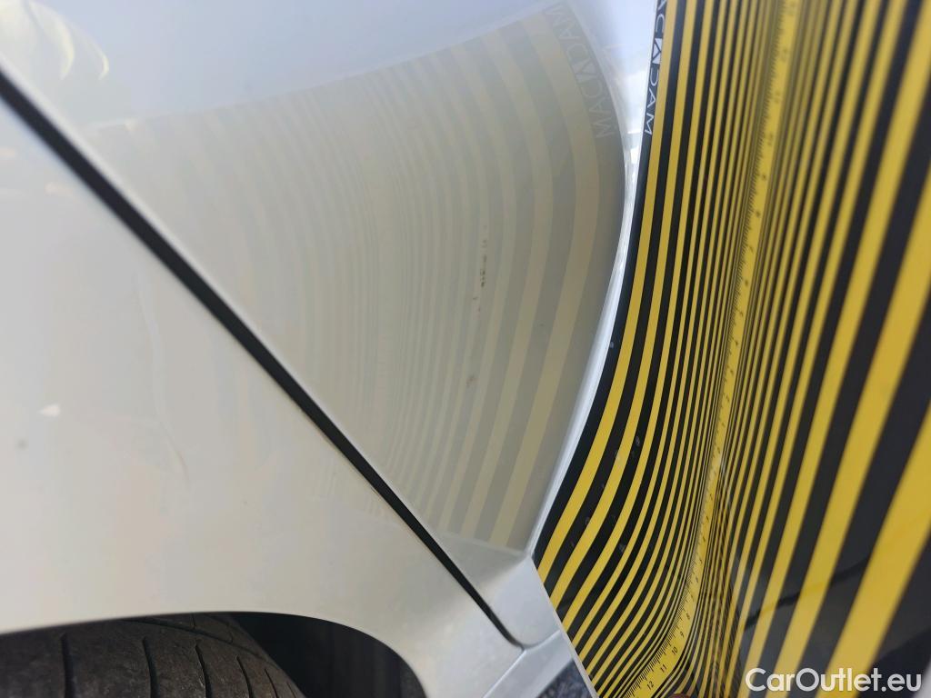  Bmw  Serie 3 BMW  / 2018 / 4P / sedán 320d Auto. #9