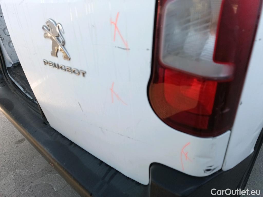  Peugeot  Partner PEUGEOT  / 2018 / 3P / furgón derivado de turismo Pro Standard 600kg BlueHDi 73kW (AC) #18