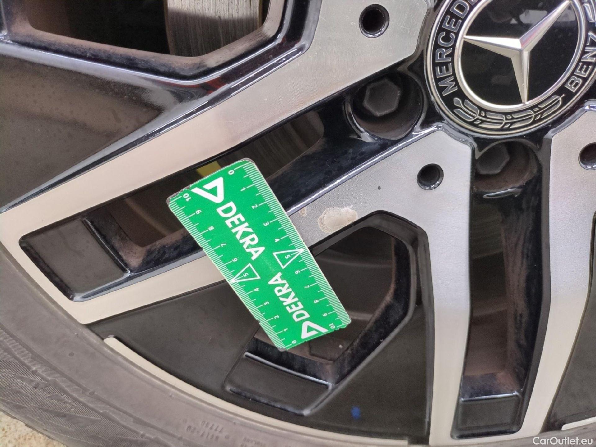  Mercedes  GLA MERCEDES-BENZ  / 2020 / 5P / SUV  250 e PROGRESSIVE LINE DCT #17