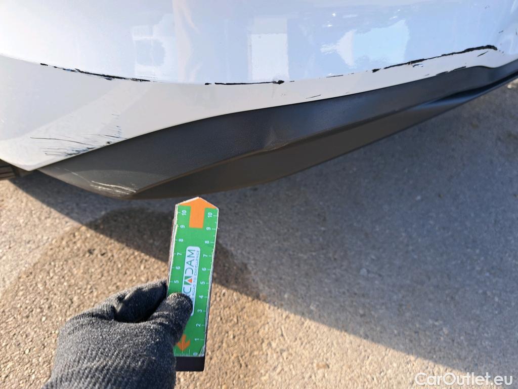  Volkswagen  Golf  VOLKSWAGEN / 2020 / 5P / berlina con portón 2.0 TDI 85kW (115CV) #16