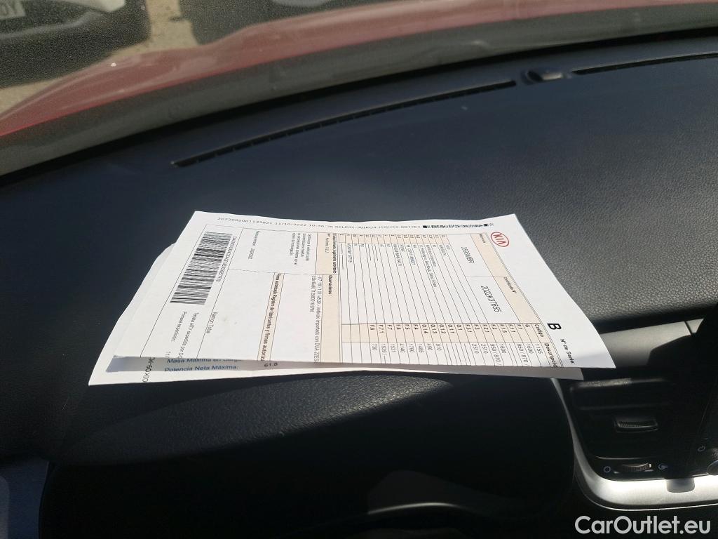  KIA  STONIC KIA  / 2017 / 5P / todoterreno 1.2 DPi 62kW (84CV) Concept #13