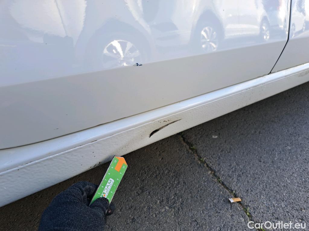  Volkswagen  Golf  VOLKSWAGEN / 2020 / 5P / berlina con portón 2.0 TDI 85kW (115CV) #8