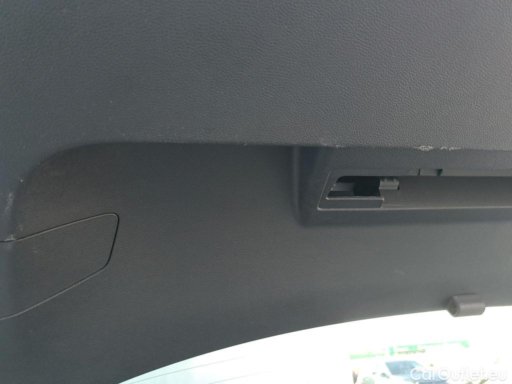  Volkswagen  Golf  VOLKSWAGEN / 2020 / 5P / berlina con portón 2.0 TDI 85kW (115CV) #24