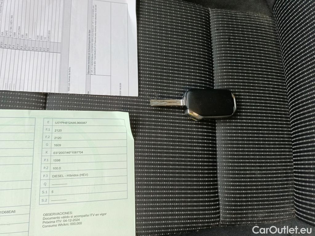  KIA  Sportage KIA  1.6MHEV Drive 100kW(136CV) 4x2(Crist Tintados)(CX) #2