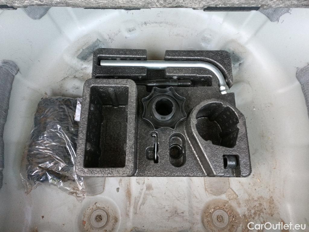  Seat  Arona SEAT  / 2017 / 5P / todoterreno 1.0 TSI 81kW (110CV) Style Plus (AC) #8