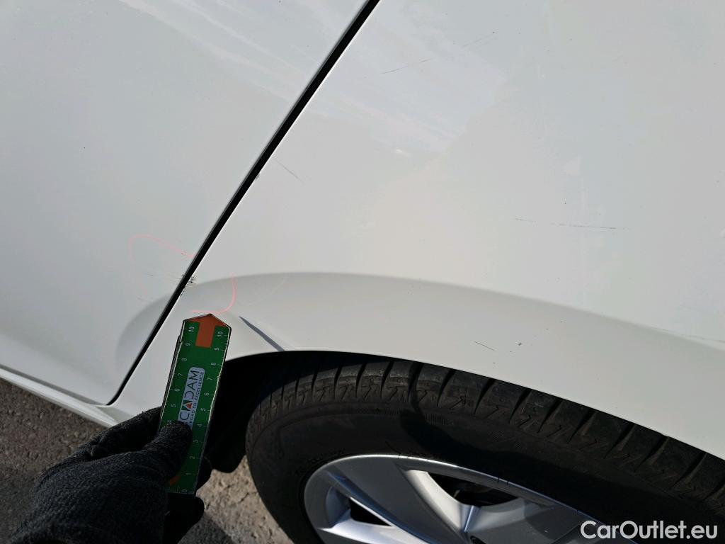  Volkswagen  Golf  VOLKSWAGEN / 2020 / 5P / berlina con portón 2.0 TDI 85kW (115CV) #14