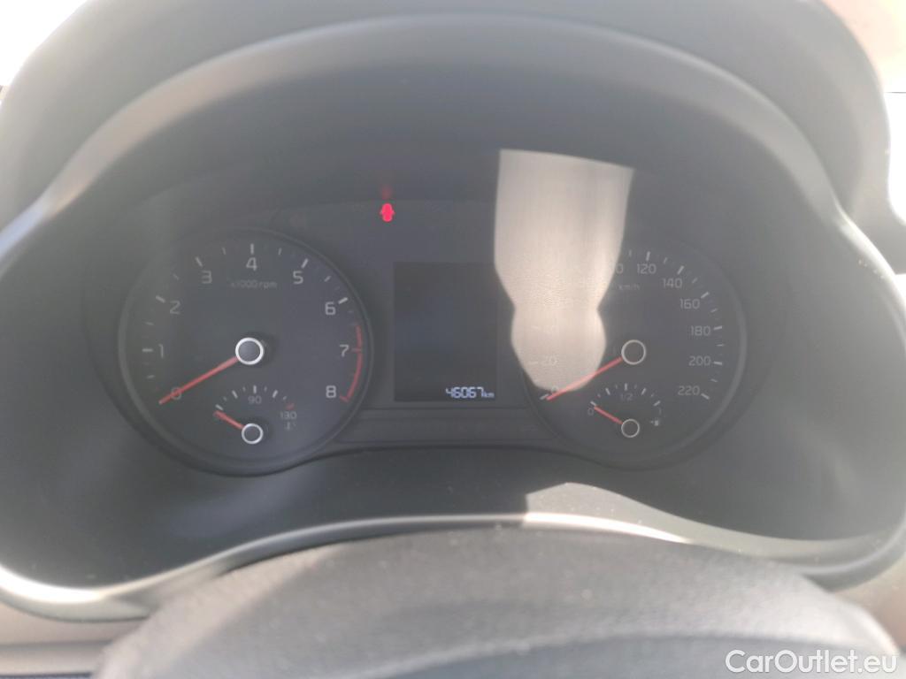  KIA  STONIC KIA  / 2017 / 5P / todoterreno 1.2 DPi 62kW (84CV) Concept #39