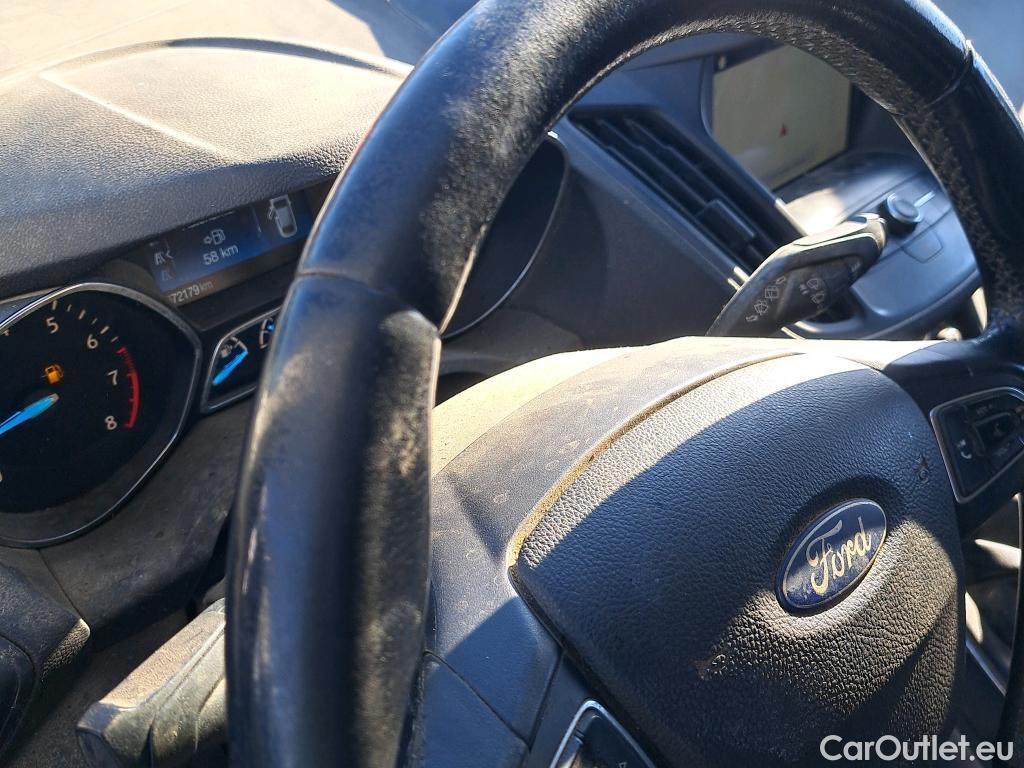  Ford  Kuga FORD  / 2016 / 5P / todoterreno 1.5 EcoBoost 88kW 4x2 Trend+ (CX) #33