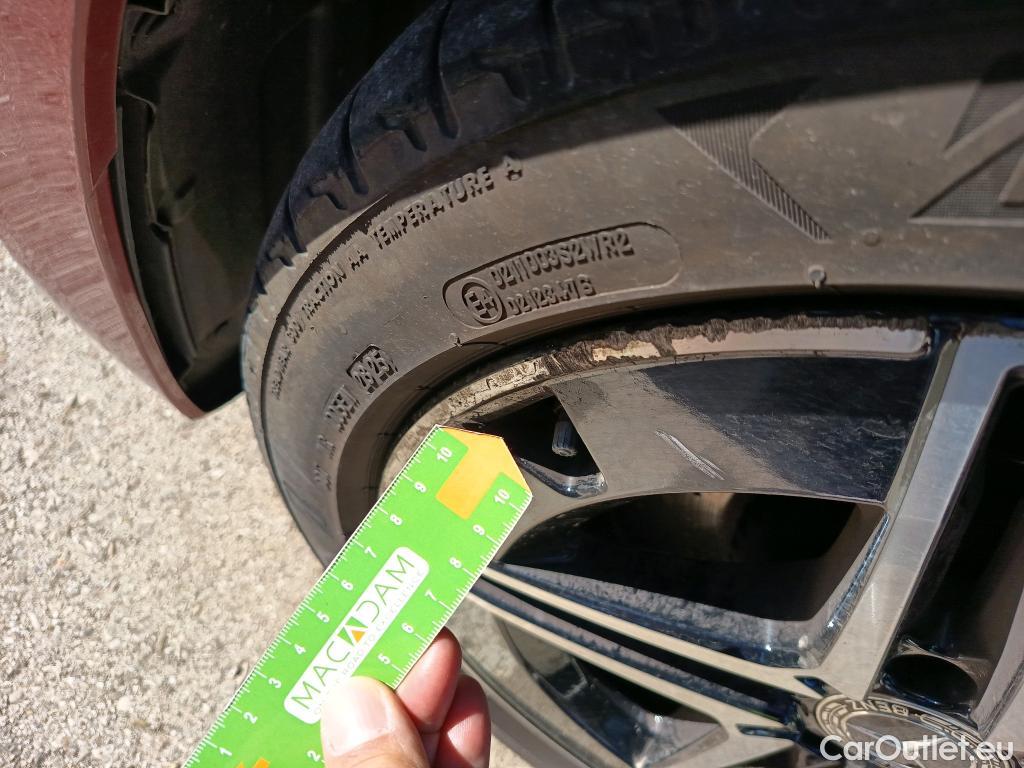  Mercedes  C-Klasse MERCEDES-BENZ Clase C / 2021 / 4P / sedán C 220 d 4MATIC #4