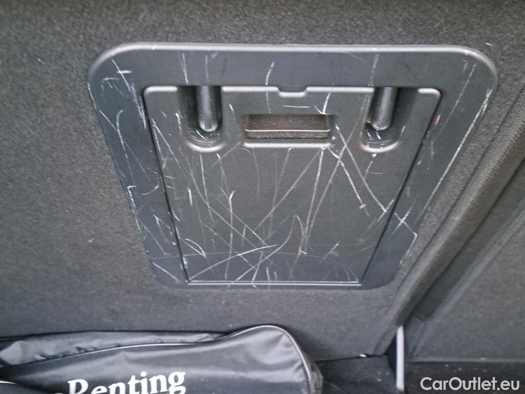  Ford  Focus FORD  / 2018 / 5P / berlina con portón 1.0 Ecoboost MHEV 92kW ST-Line Style SIP (AC2) #10