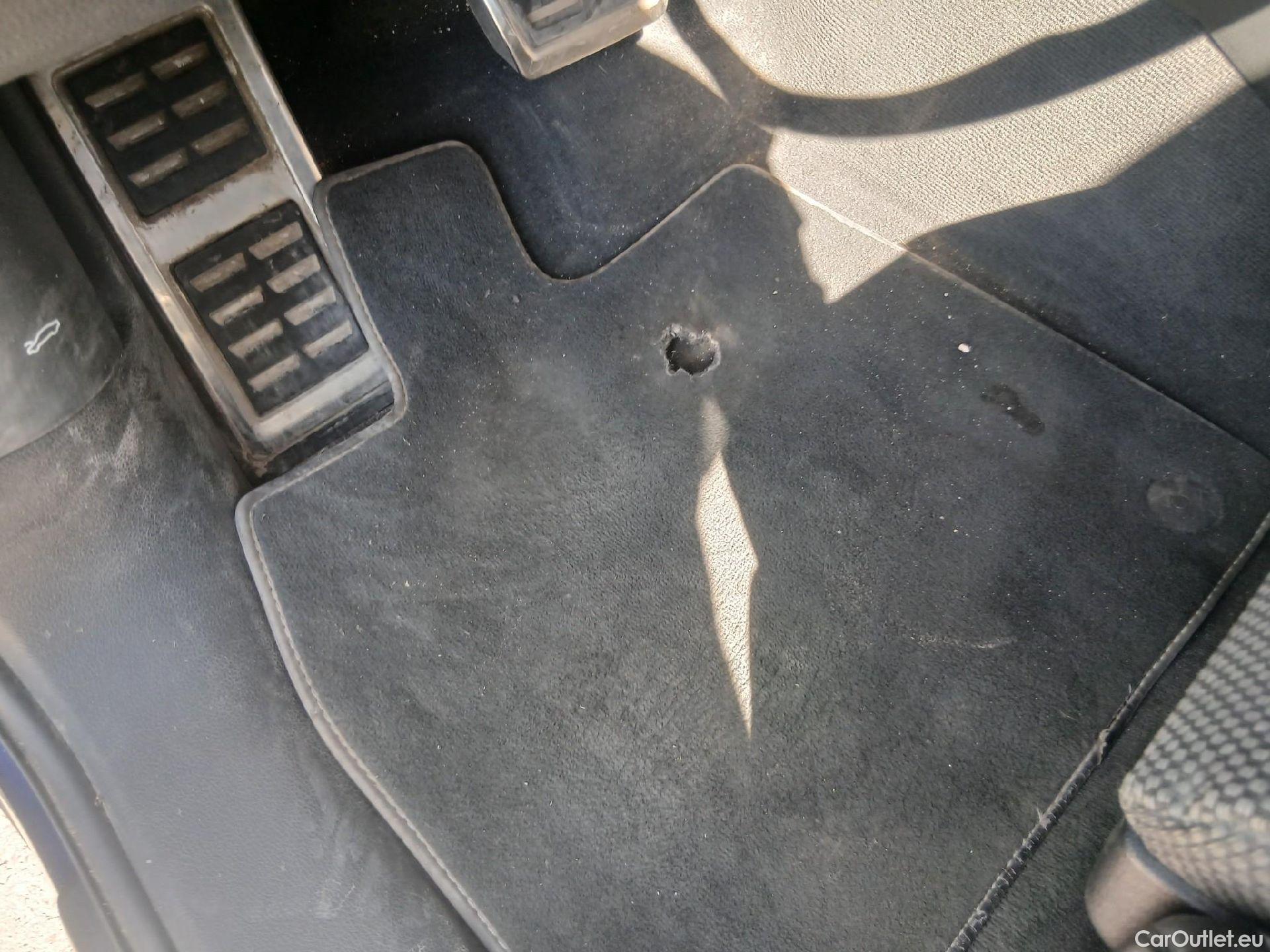  Audi  Q5 AUDI  / 2020 / 5P / todoterreno Genuine 40 TDI 150kW quattro-ultra #9