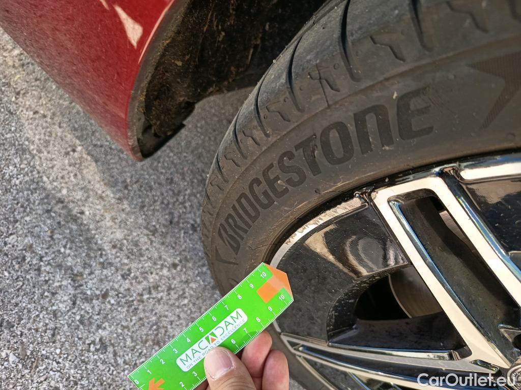  Mercedes  C-Klasse MERCEDES-BENZ Clase C / 2021 / 4P / sedán C 220 d 4MATIC #8