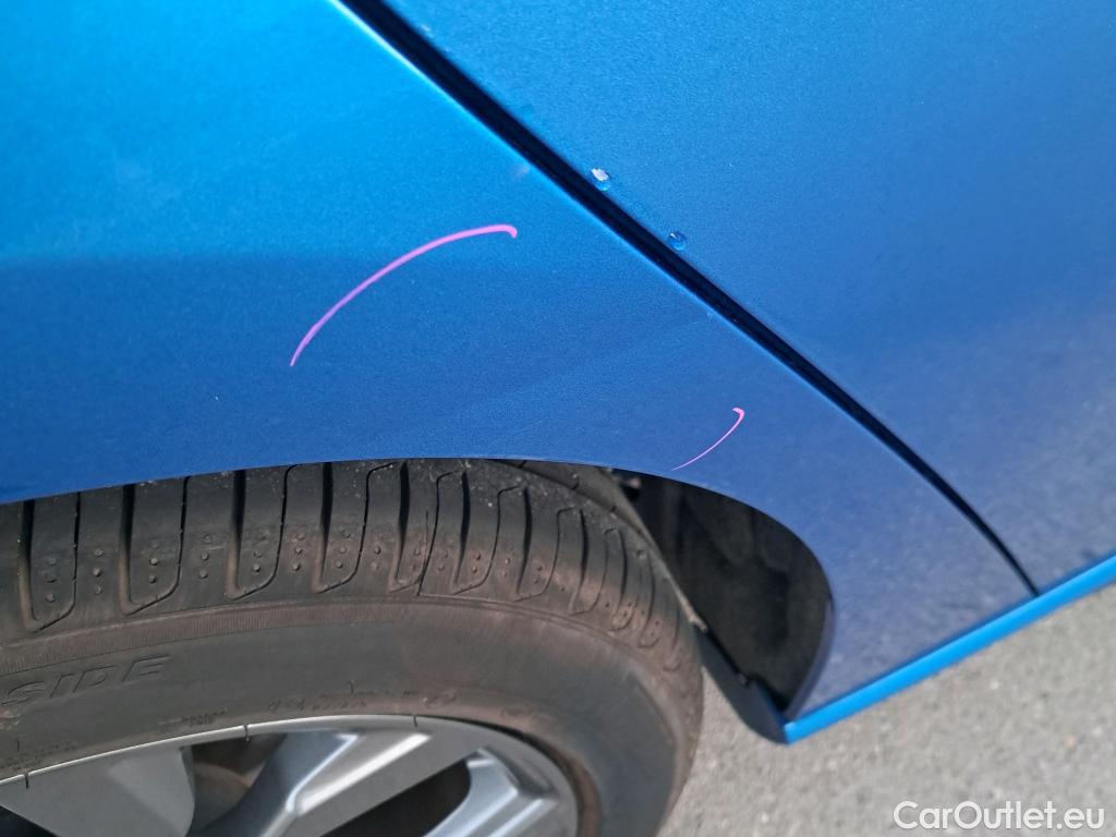  Ford  Focus FORD  / 2018 / 5P / berlina con portón 1.0 Ecoboost MHEV 92kW ST-Line Style SIP (AC2) #4