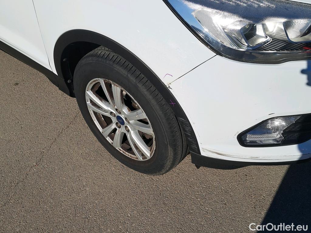  Ford  Kuga FORD  / 2016 / 5P / todoterreno 1.5 EcoBoost 88kW 4x2 Trend+ (CX) #42