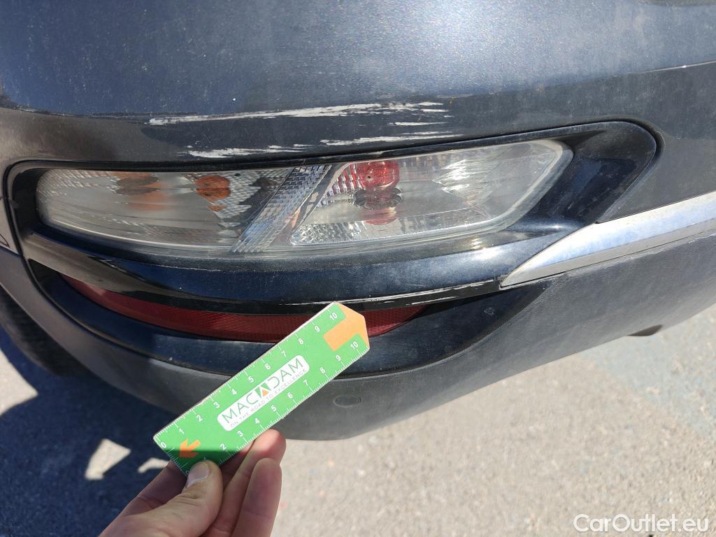  KIA  Sportage KIA  1.6MHEV Drive 100kW(136CV) 4x2(Crist Tintados) #40