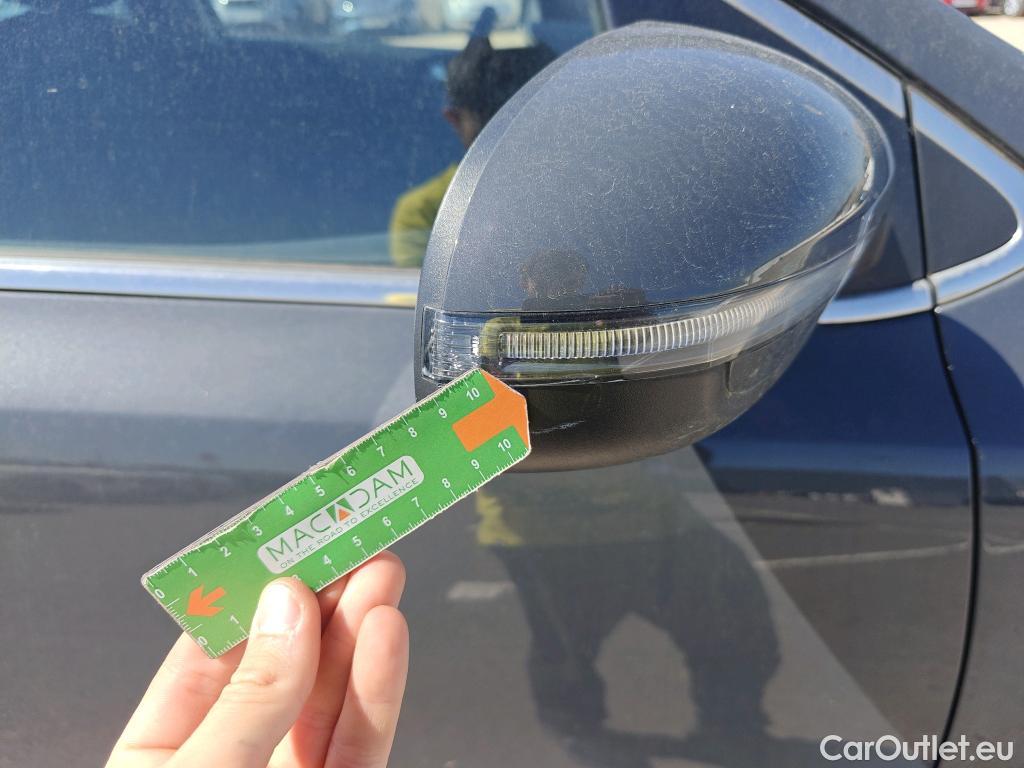  KIA  Sportage KIA  1.6MHEV Drive 100kW(136CV) 4x2(Crist Tintados) #49