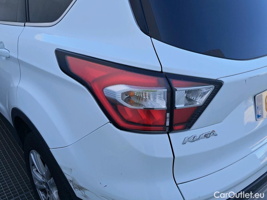  Ford  Kuga FORD  / 2016 / 5P / todoterreno 1.5 EcoBoost 88kW 4x2 Trend+ (CX) #1
