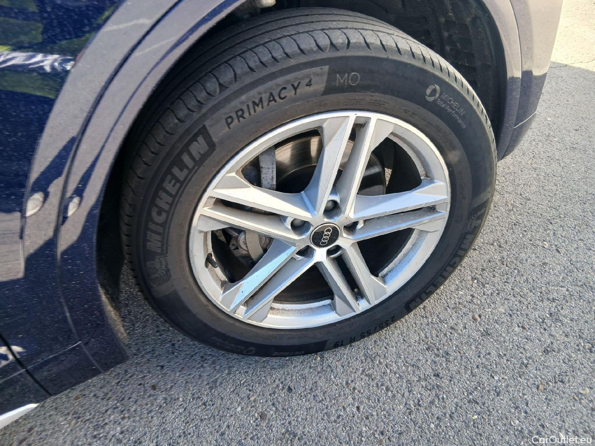  Audi  Q5 AUDI  / 2020 / 5P / todoterreno Genuine 40 TDI 150kW quattro-ultra #17