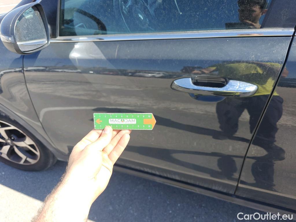  KIA  Sportage KIA  1.6MHEV Drive 100kW(136CV) 4x2(Crist Tintados) #43