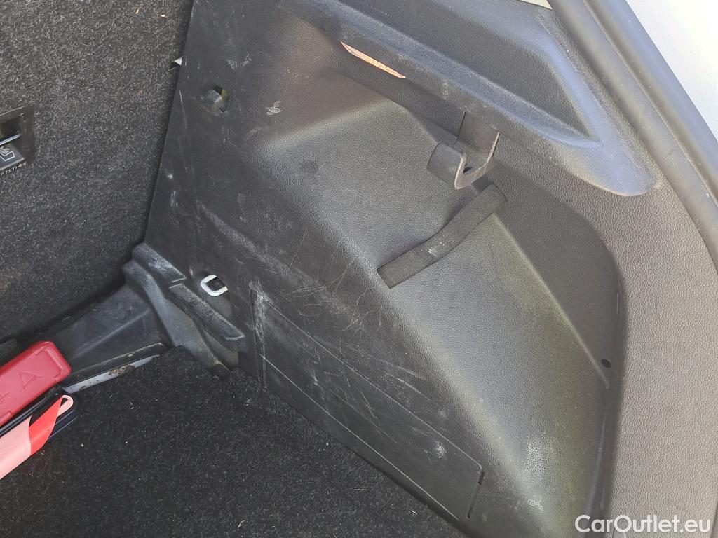  Skoda  Fabia SKODA  / 2021 / 5P / berlina con portón 1.0 TSI 70KW (95CV) Ambition (AC) #42