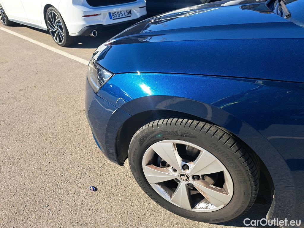  Skoda  Octavia SKODA  / 2020 / 5P / familiar Combi 2.0 TDI 110kW(150CV) DSG Ambition #23