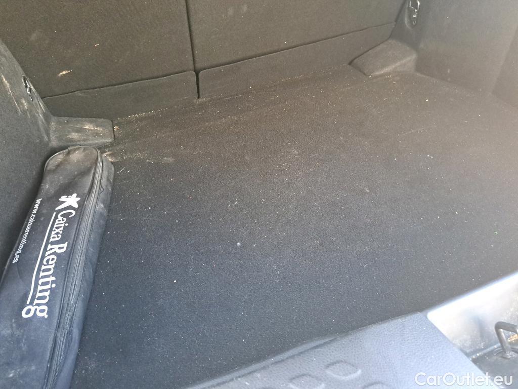  Toyota  C-HR TOYOTA  / 2016 / 5P / todoterreno 1.8 125H Advance (CX) #22