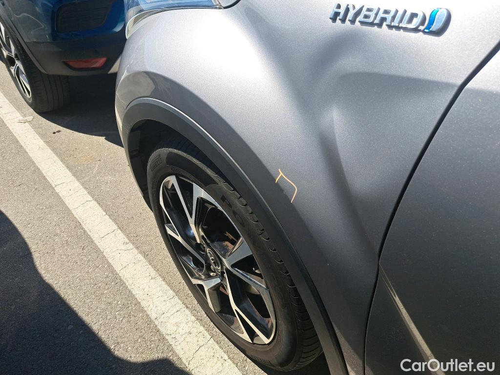  Toyota  C-HR TOYOTA  / 2016 / 5P / todoterreno 1.8 125H Advance (CX) #1