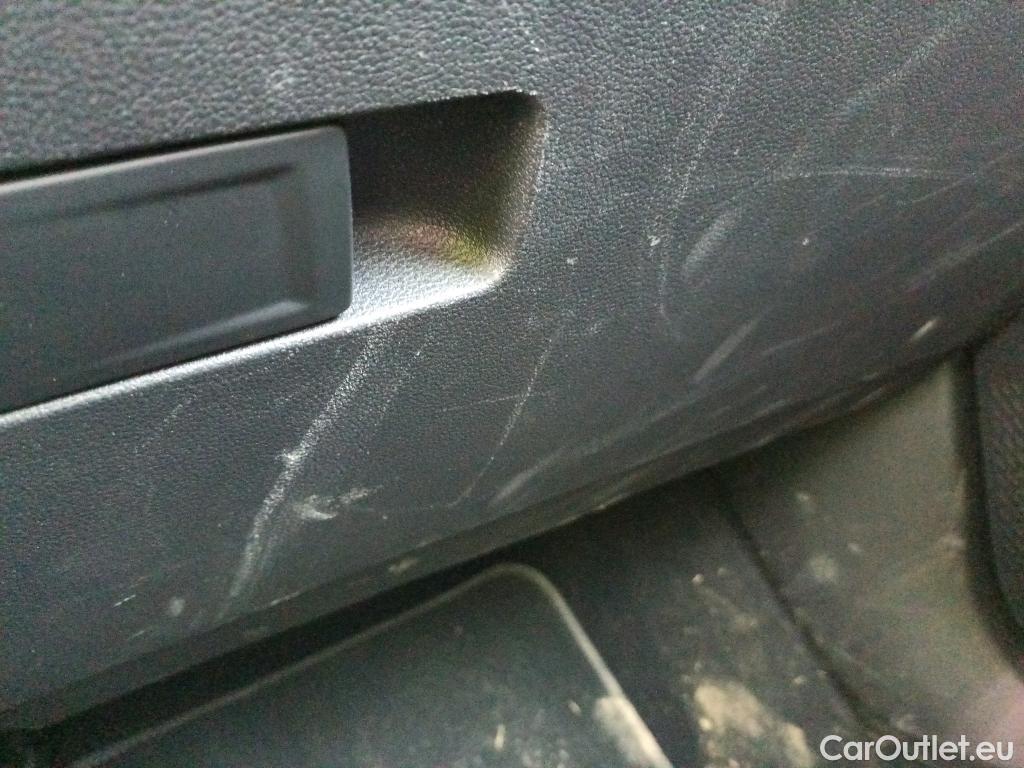  Volkswagen  Golf  VOLKSWAGEN / 2020 / 5P / berlina con portón Life 1.0 eTSI 81kW (110CV) DSG #16