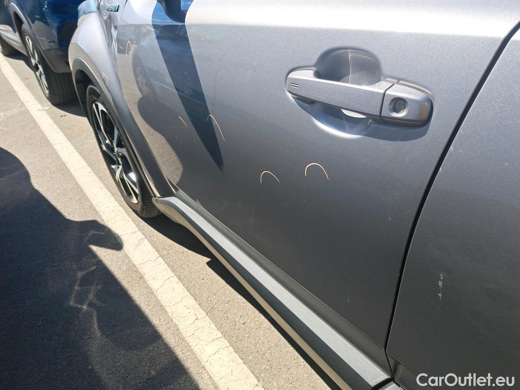  Toyota  C-HR TOYOTA  / 2016 / 5P / todoterreno 1.8 125H Advance (CX) #12