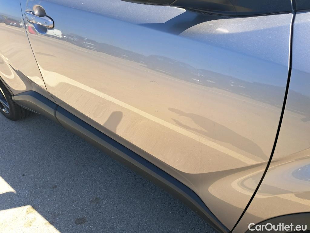  Toyota  C-HR TOYOTA  / 2016 / 5P / todoterreno 1.8 125H Advance (CX) #16