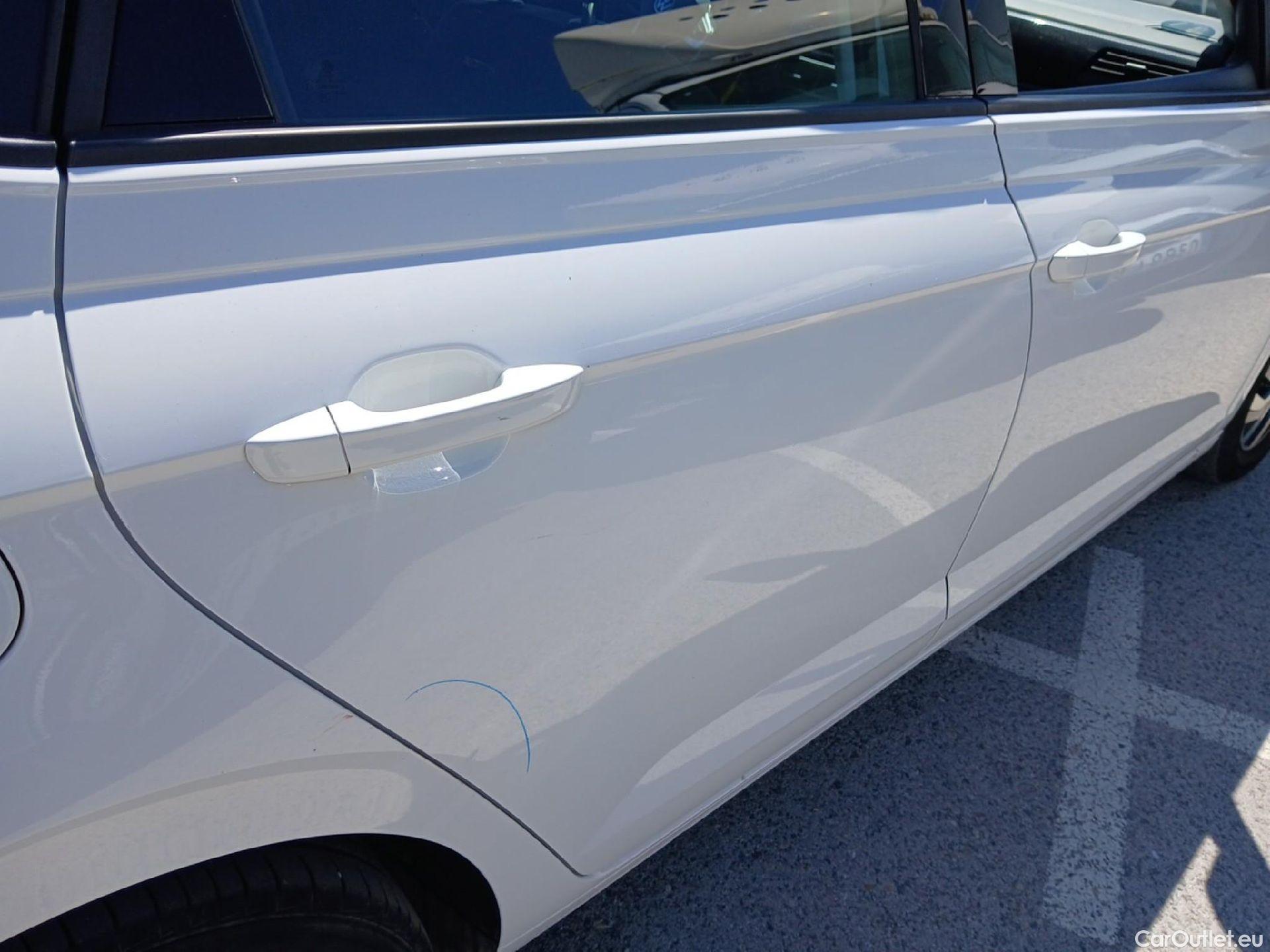  Volkswagen  Polo VOLKSWAGEN  / 2021 / 5P / berlina con portón Life 1.0 TSI 70kW (95CV) #26