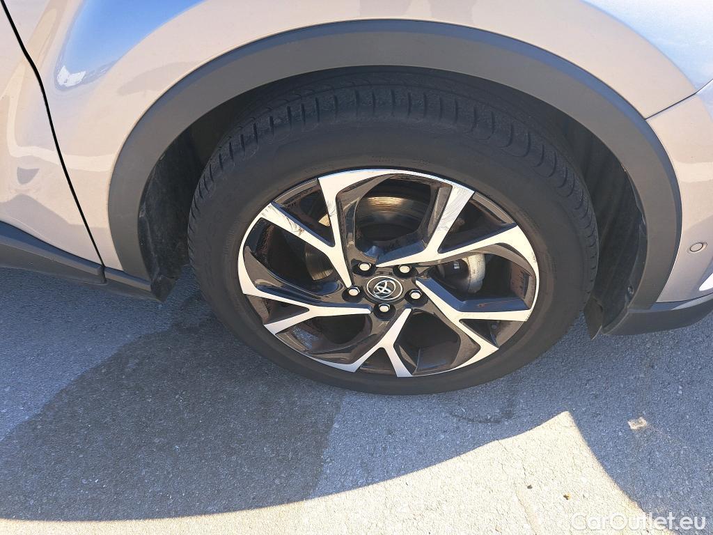  Toyota  C-HR TOYOTA  / 2016 / 5P / todoterreno 1.8 125H Advance (CX) #10