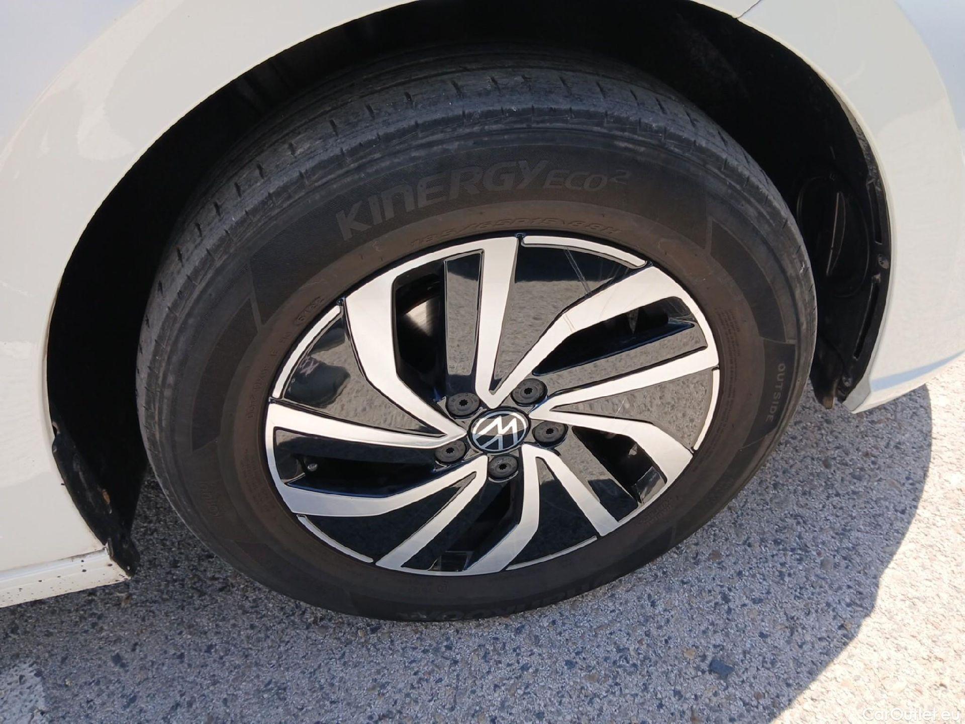  Volkswagen  Polo VOLKSWAGEN  / 2021 / 5P / berlina con portón Life 1.0 TSI 70kW (95CV) #31