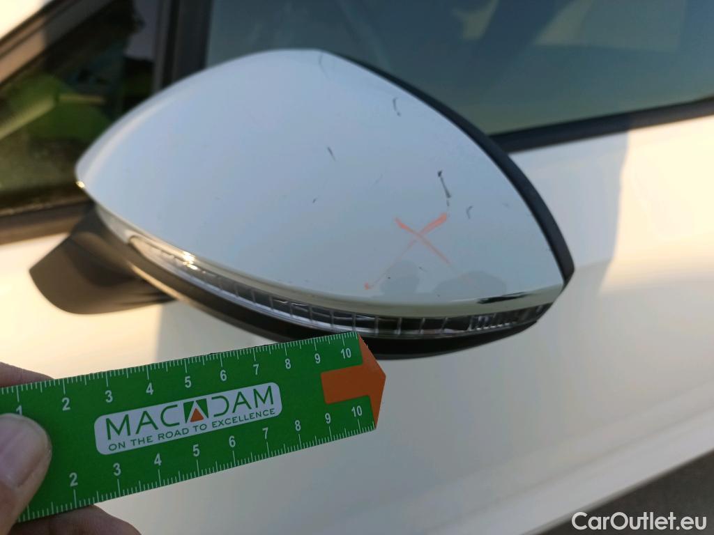  Volkswagen  Golf  VOLKSWAGEN / 2020 / 5P / berlina con portón Life 1.0 eTSI 81kW (110CV) DSG #20