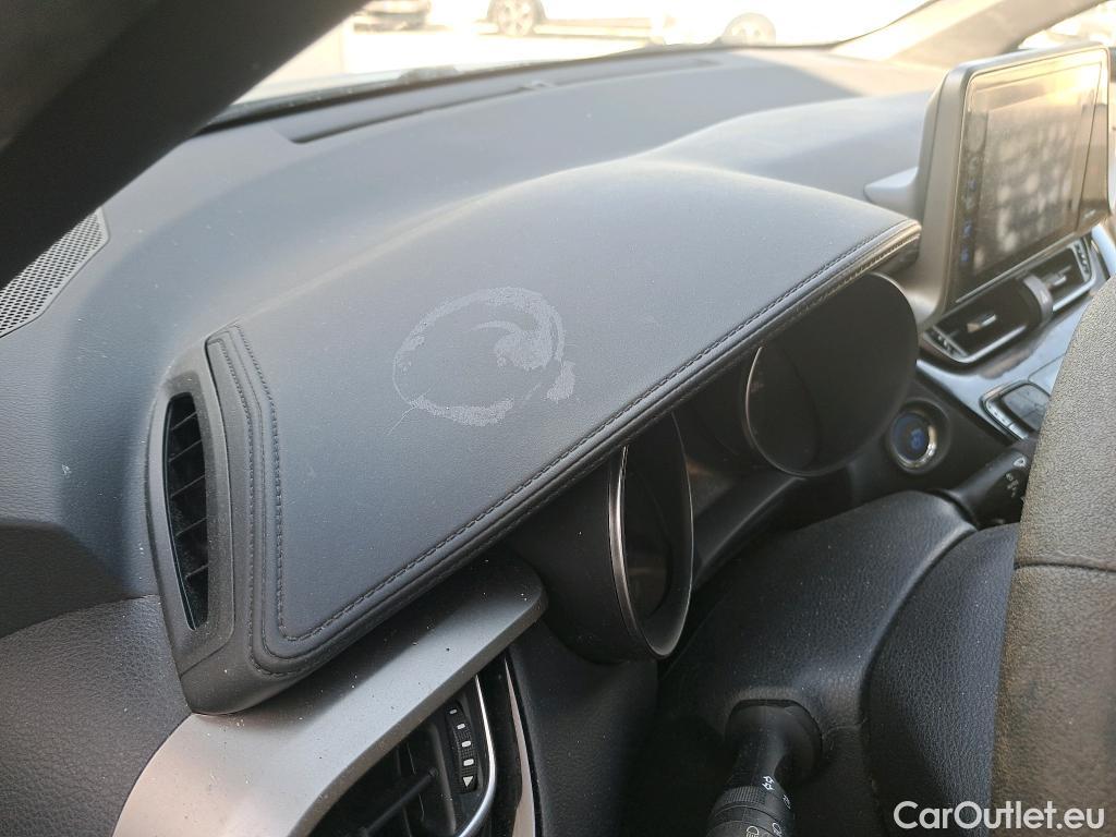  Toyota  C-HR TOYOTA  / 2016 / 5P / todoterreno 1.8 125H Advance (CX) #26