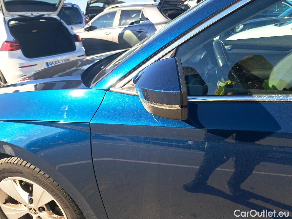  Skoda  Octavia SKODA  / 2020 / 5P / familiar Combi 2.0 TDI 110kW(150CV) DSG Ambition #31