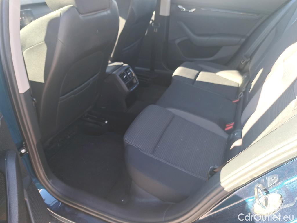  Skoda  Octavia SKODA  / 2020 / 5P / familiar Combi 2.0 TDI 110kW(150CV) DSG Ambition #20