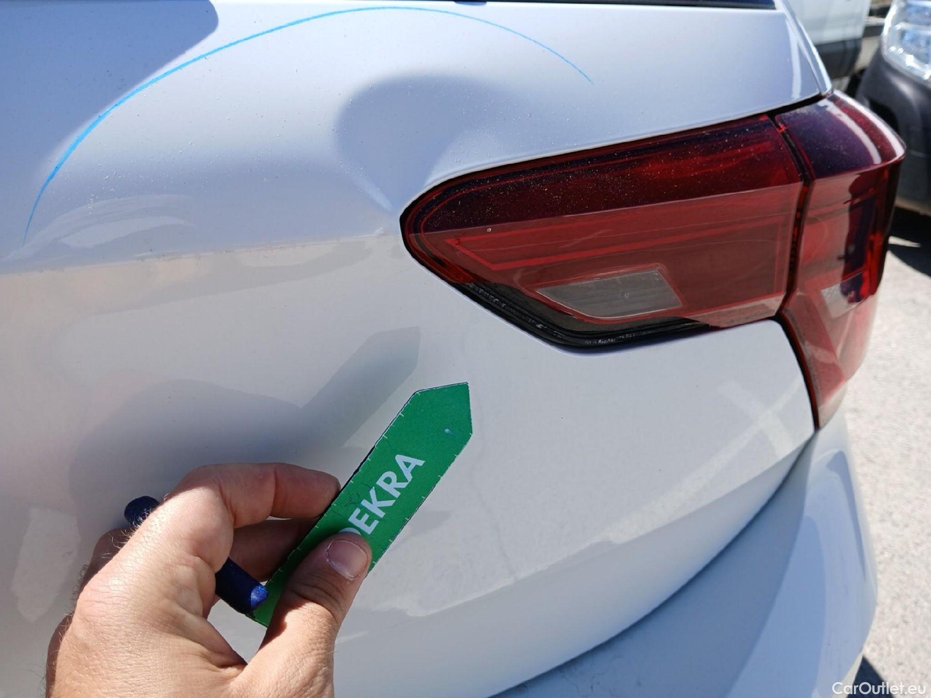  Volkswagen  Polo VOLKSWAGEN  / 2021 / 5P / berlina con portón Life 1.0 TSI 70kW (95CV) #24