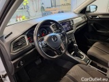  Volkswagen  T-ROC VOLKSWAGEN  / 2017 / 5P / SUV 2.0 TDI SCR BUSINESS BMT DSG #3