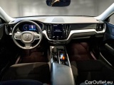  Volvo  XC60 VOLVO  / 2021 / 5P / SUV B4 D AUTOMATICO MOMENTUM #3