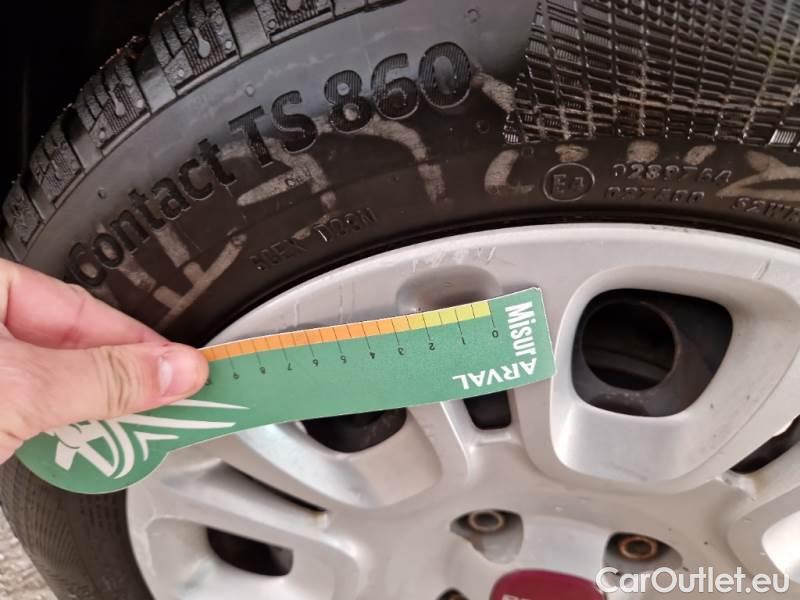  Fiat  Panda FIAT  / 2011 / 5P / BERLINA 1.2 69CV E6 EASY #57