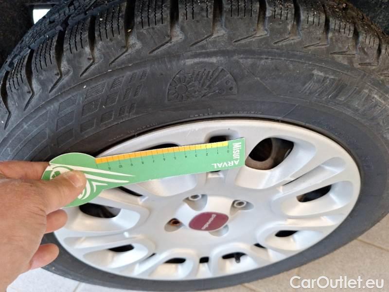  Fiat  Panda FIAT  / 2011 / 5P / BERLINA 1.2 69CV E6 EASY #42