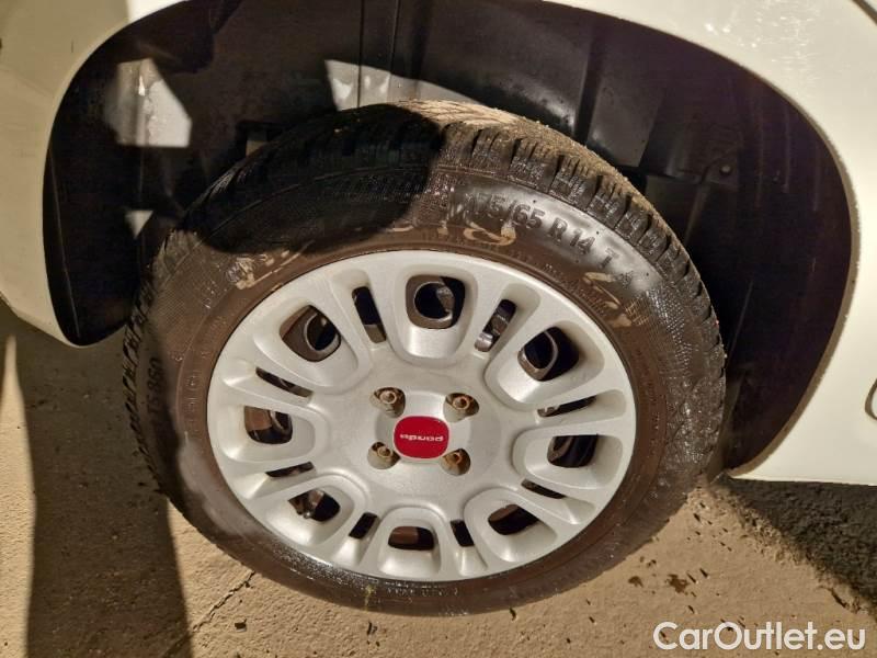  Fiat  Panda FIAT  / 2011 / 5P / BERLINA 1.2 69CV E6 EASY #18