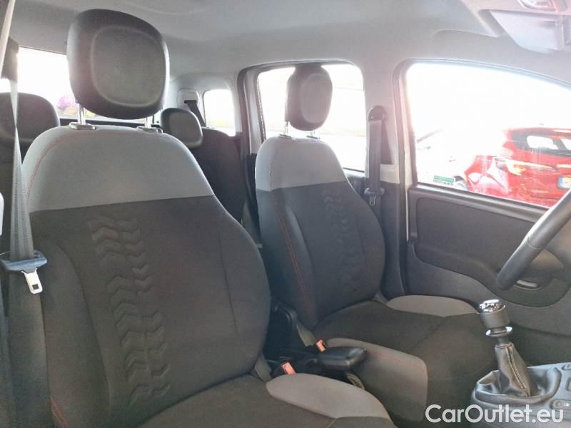  Fiat  Panda FIAT  / 2011 / 5P / BERLINA 1.2 69CV E6 EASY #13