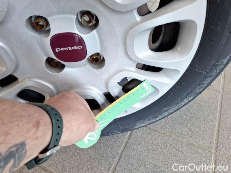  Fiat  Panda FIAT  / 2011 / 5P / BERLINA 1.2 69CV E6 EASY #45