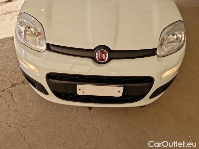  Fiat  Panda FIAT  / 2011 / 5P / BERLINA 1.2 69CV E6 EASY #32