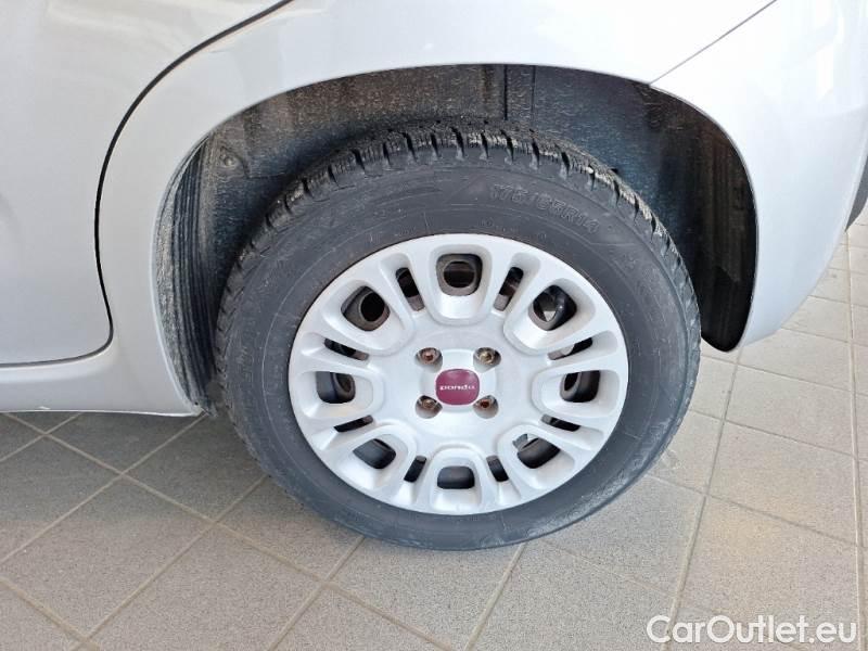  Fiat  Panda FIAT  / 2011 / 5P / BERLINA 1.2 69CV E6 EASY #19
