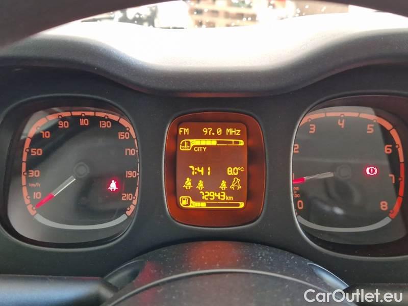  Fiat  Panda FIAT  / 2011 / 5P / BERLINA 1.2 69CV E6 EASY #4