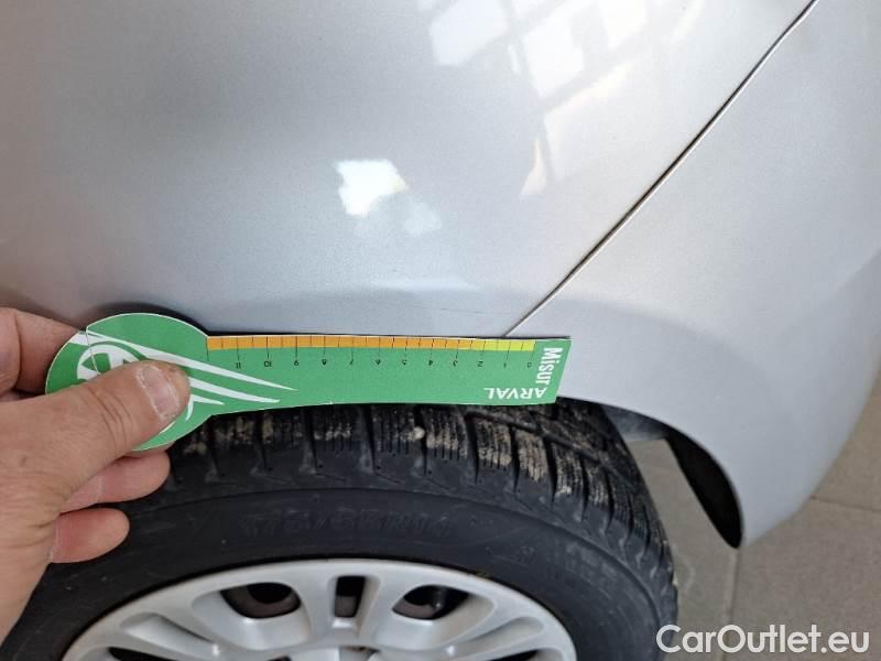  Fiat  Panda FIAT  / 2011 / 5P / BERLINA 1.2 69CV E6 EASY #35